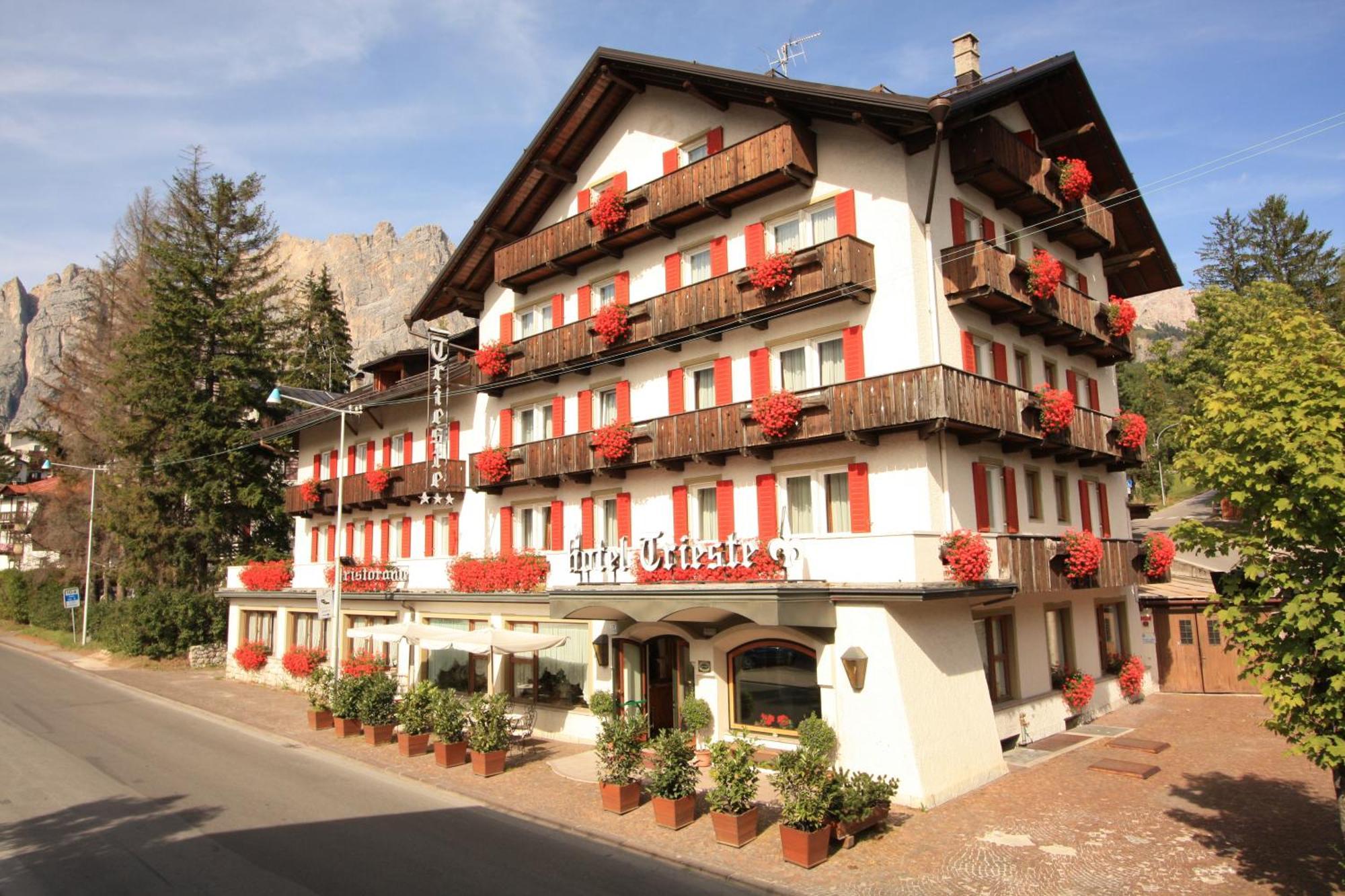 Hotel Trieste Cortina d'Ampezzo Exterior foto